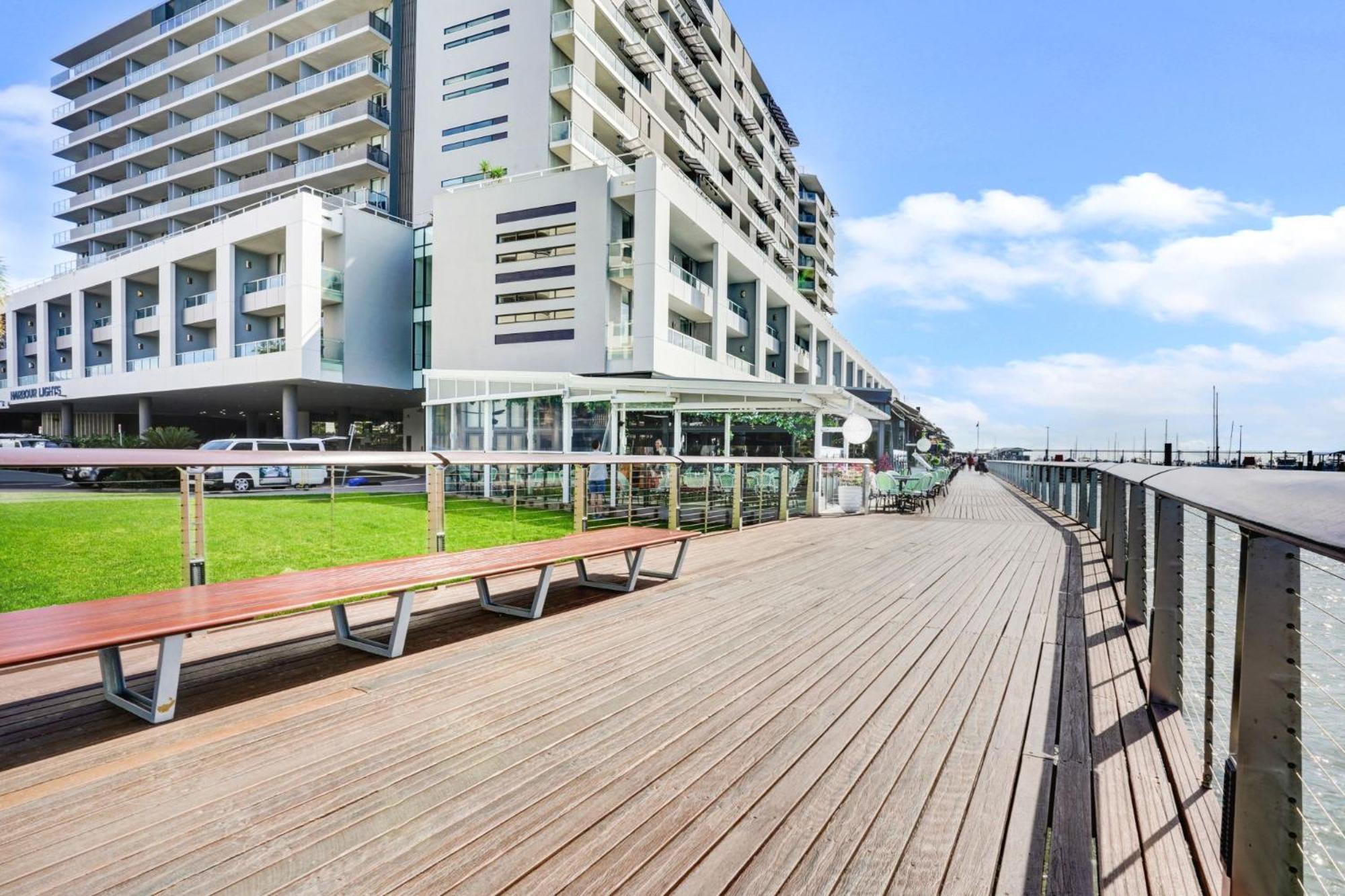 602 Harbour Lights With Ocean Views Hotel Cairns Room photo